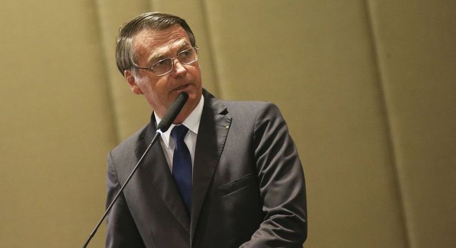 Medida assinada por Bolsonaro flexibiliza porte de armas de fogo no Brasil