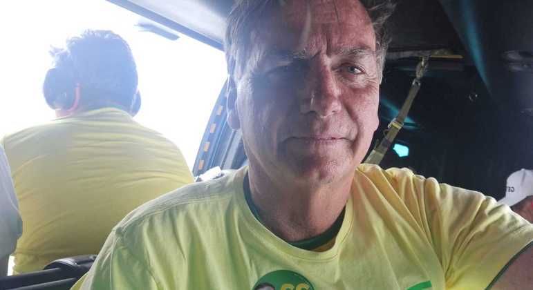 Bolsonaro em selfie feita na manhã deste domingo