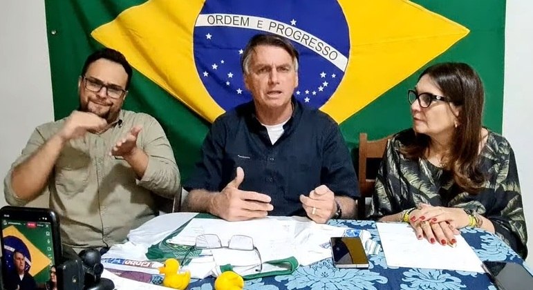 Bolsonaro durante live, em Belém, na noite de sexta-feira (7)
