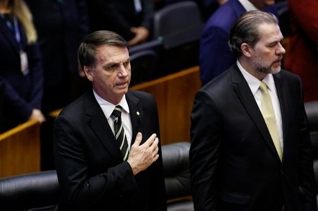 Bolsonaro e Dias Toffoli em sessão no Congresso