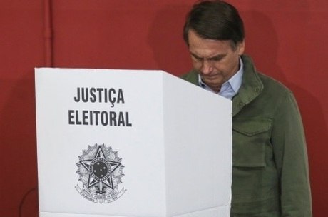 Bolsonaro afirma que vai lutar por voto impresso nas eleições de 2022 -  Notícias - R7 Brasil