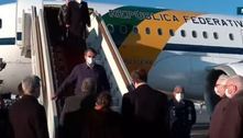 Após viagem de mais de 15 horas, Bolsonaro desembarca na Rússia