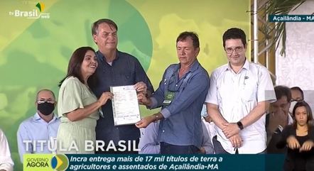 Bolsonaro entrega de título de Terra a produtores de Açaílândia (MA)