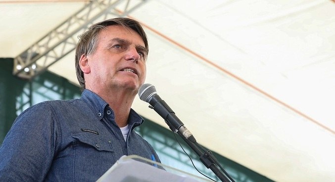 Bolsonaro em cerimônia de assinatura de ordens de serviço em Tianguá (CE) 