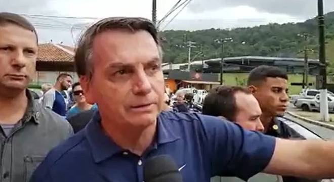 Implodi o Inmetro, mandei todo mundo embora, diz Bolsonaro 