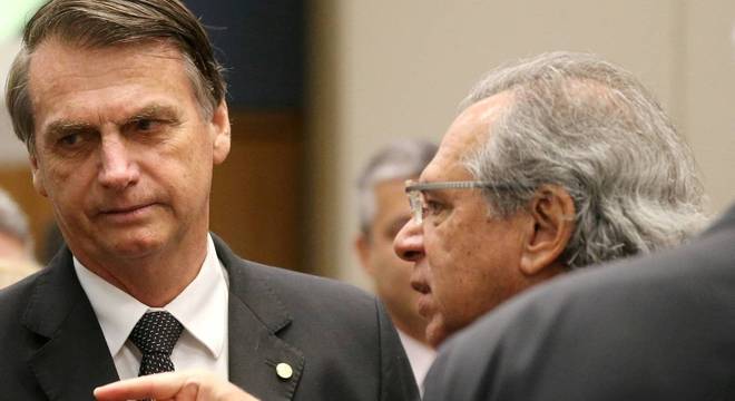 Bolsonaro e Guedes precisam permanecer juntos para evitar crise de confiança