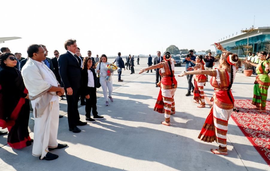 Bolsonaro leva a filha Laura para a primeira viagem oficial à Índia - Fotos  - R7 R7 Planalto