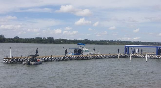 Lancha usada por Bolsonaro para deslocamentos no Lago Paranoá. Na foto em 9 de janeiro