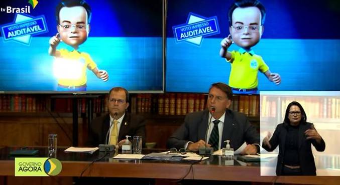 O presidente Jair Bolsonaro, durante transmissão em rede social