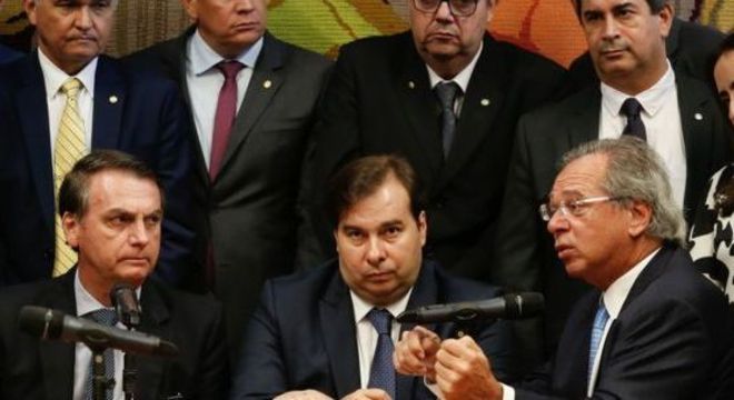 Bolsonaro, Maia e Guedes em reunião na Câmara dos Deputados, em Brasília (DF)