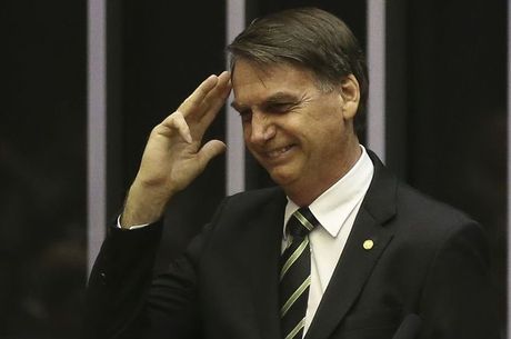 Bolsonaro deve indicar mulher para ministério