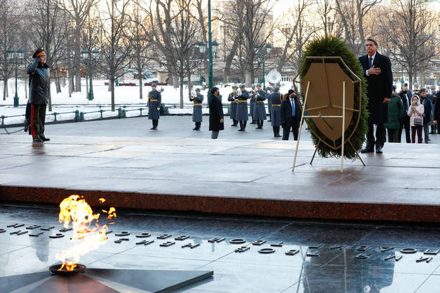 Bolsonaro no Túmulo do Soldado Desconhecido, na Rússia