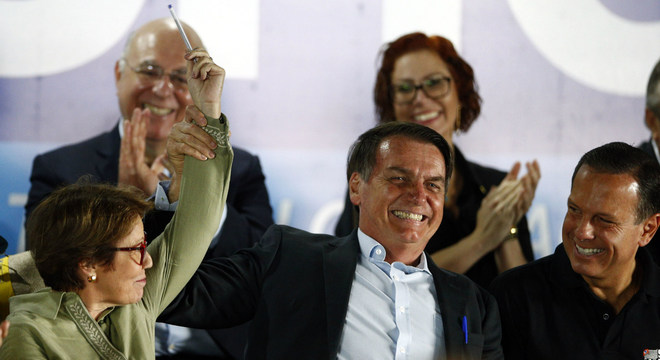 "Estamos tirando o Estado do cangote daqueles que produzem", diz Bolsonaro
