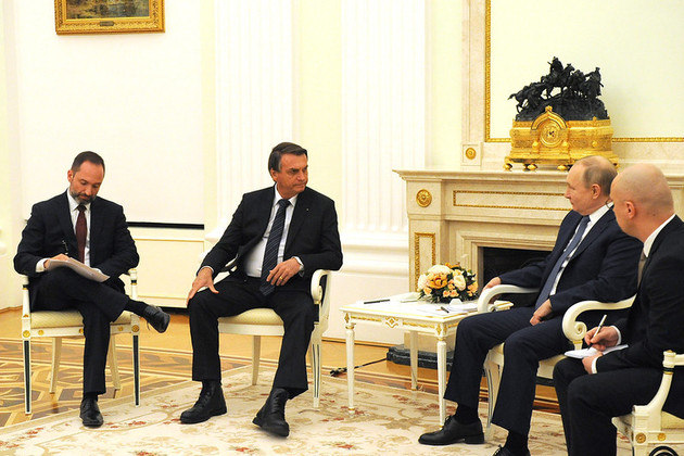 Bolsonaro se encontra com Putin em Moscou