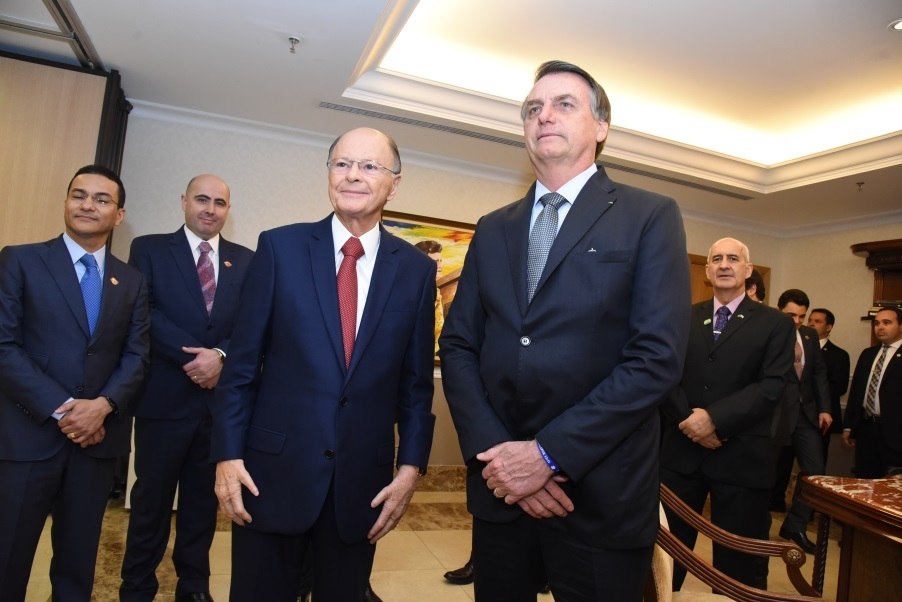 Resultado de imagem para bolsonaro edir macedo