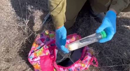 Bomba deixada pelos terroristas do Hamas dentro de uma mochila infantil
