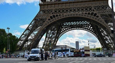 Duas ameaças de bomba obrigaram o fechamento da Torre Eiffel no último sábado (12)