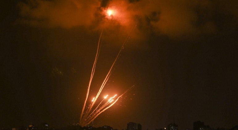 Bombardeios em Gaza ocasionaram a morte de 24 pessoas
