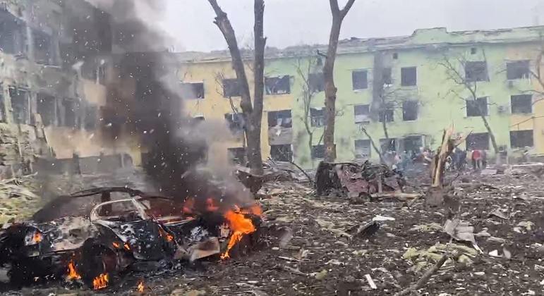 Hospital bombardeado pelas forças russas em Mariupol