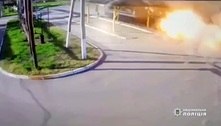 Bomba atinge fábrica e deixa dez trabalhadores mortos na Ucrânia