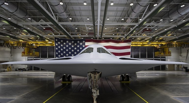 Avião será capaz de carregar bombas nucleares, bombas convencionais e mísseis de cruzeiro
