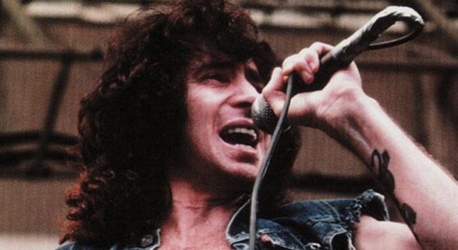 AC/DC: lendas do Rock e Heavy Metal relembram Bon Scott