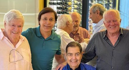 Boni de Oliveira comemora 88 anos com amigos 