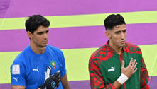 Goleiro do Marrocos sente lesão durante hino e é substituído antes de começo de jogo