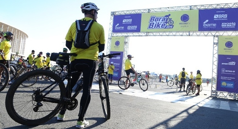 Ciclista durante a 8ª edição do 'Bora de Bike'