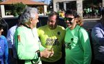 Ronaldo Caiado, governador de Goiás, ao lado do prefeito de Cidade Ocidental e o diretor da Record Brasília 