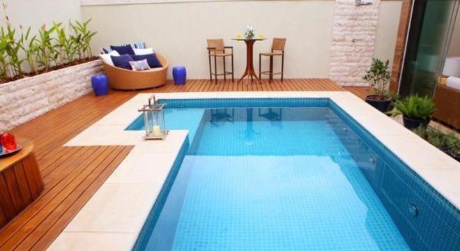 Borda de piscina de alvenaria