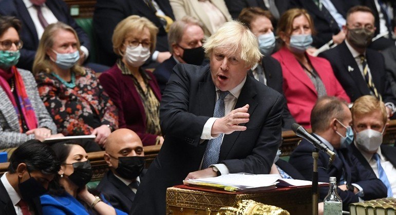 Boris Johnson foi ao Parlamento britânico explicar-se sobre a suposta festa
