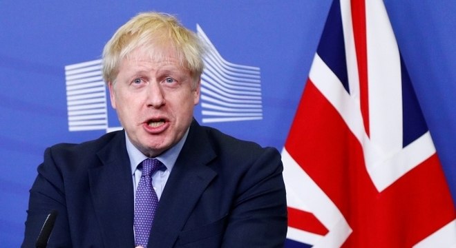 Em nova derrota, Boris Johnson vê parlamento decidir adiar decisão sobre Brexit
