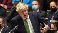 Boris Johnson volta a se explicar por festas proibidas durante lockdown