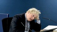 Boris Johnson pede desculpa e admite que deveria ter agido mais cedo (Inquérito Covid-19 do Reino Unido/AFP - 06.12.2023)