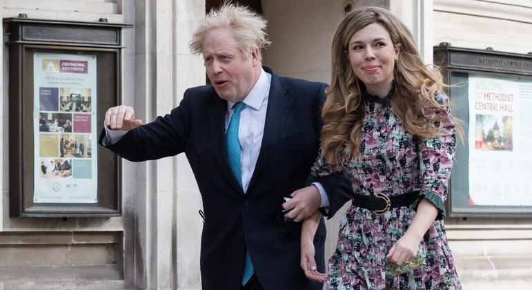 Boris Johnson e Carrie Symonds têm cerimônia de casamento marcada para o dia 30 de julho
