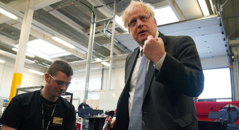 Premiê contou aos parlamentares britânicos que não tem intenção de deixar o poder