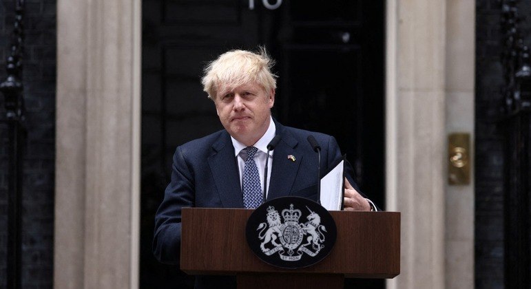 O primeiro-ministro britânico Boris Johnson renuncia ao cargo, em Londres