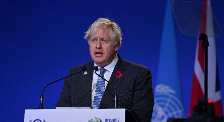 O primeiro-ministro britânico Boris Johnson fala durante a cerimônia de abertura da COP26 em Glasgow, na Escócia 
