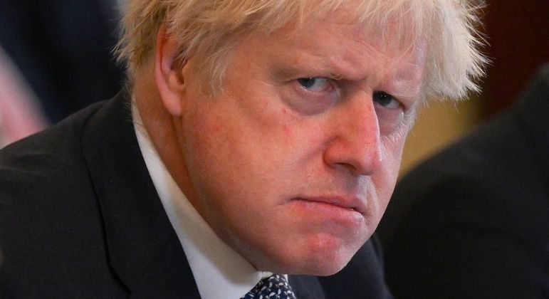Primeiro-ministro Boris Johnson sofre muitas pressões para deixar o governo britânico 