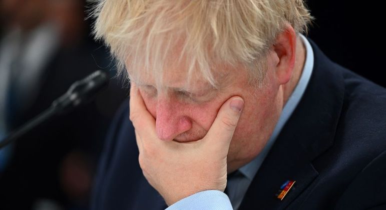 O primeiro-ministro britânico, Boris Johnson, em reunião da Otan, nesta quinta (30)