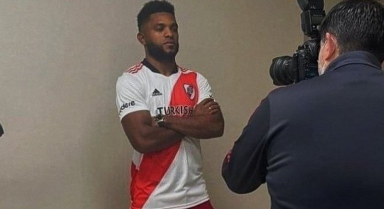 Parece um sonho para a diretoria do Palmeiras. Borja é jogador do River Plate. Cinco anos de decepção