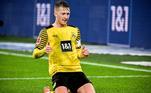 O Borussia Dortmund venceu o Borussia Monchengladbach por 6 a 0 no Signal Iduna Park, pela 23ª rodada da Bundesliga. Sem Haaland, a equipe do técnico Marco Rose voltou a vencer após sofrer uma goleada em casa pela Liga Europa no último jogo. Com a vitória, a diferença para o líder Bayern de Munique é de seis pontos. O destaque foi Marco Reus, que fez dois gols e distribuiu três assistências!