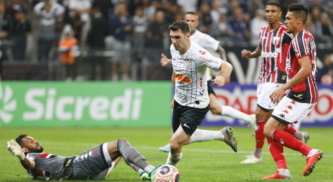 Boselli mostrou oportunismo na vitória do Corinthians sobre o Botafogo