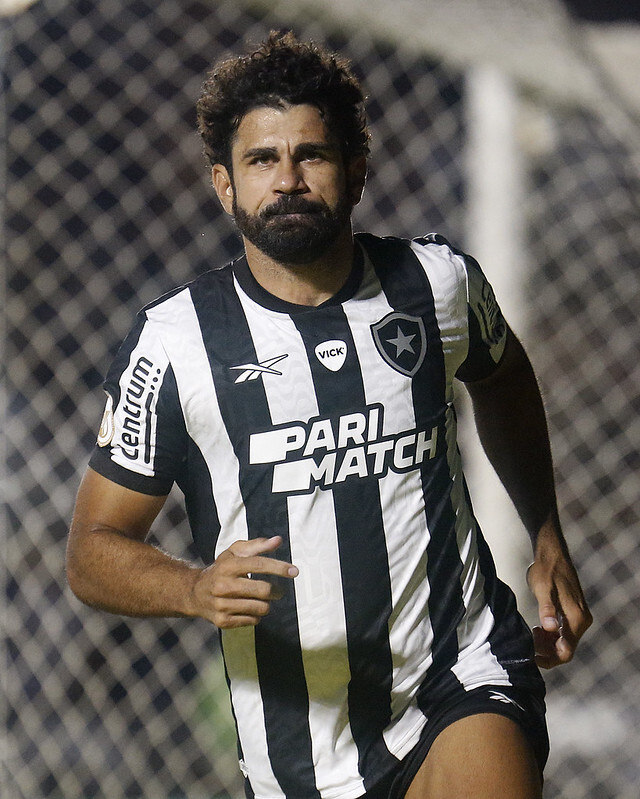 2. Perda históricaEssa vantagem também traz o Glorioso a outro feito histórico, mas não tão positivo: foi o primeiro&nbsp;clube que deixou de ser campeão brasileiro com tamanha diferença de pontuação. O Botafogo não tem mais chance de título e, para piorar, não está nem no G4 atualmente