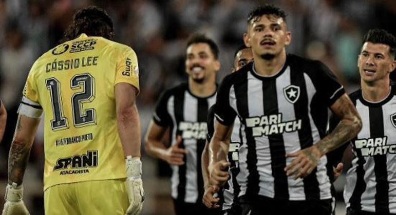 Os gols do Botafogo demonstraram o fraco poder defensivo do Corinthians. Vexame