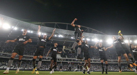 Botafogo pode dar mais um passo rumo ao título brasileiro