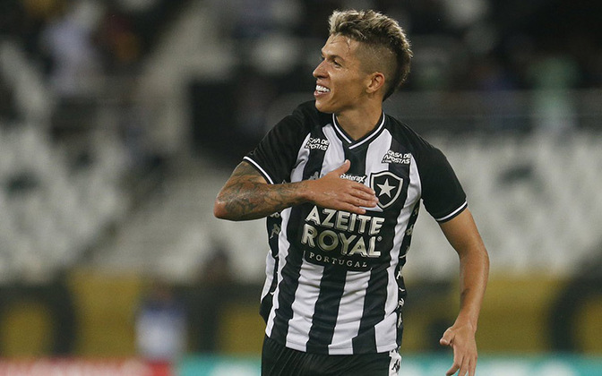 Botafogo: Bruno Nazário (BRA) - (meia/25 anos)