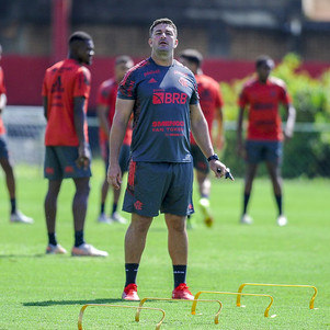Betinho perdeu espaço no Fla com a chegada de Paulo Sousa