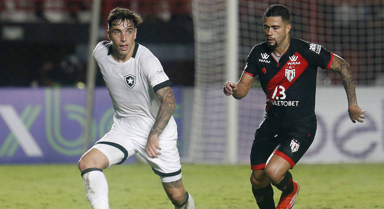 Botafogo e Atlético-GO se enfrentaram pelo 1º turno do Brasileirão